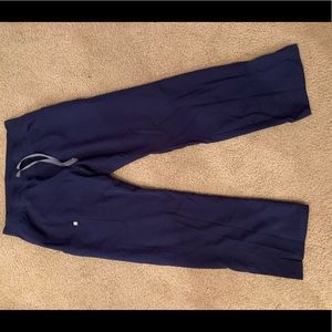 FIGS cargo style straight leg scrub pants. Size large, worn once. Navy blue